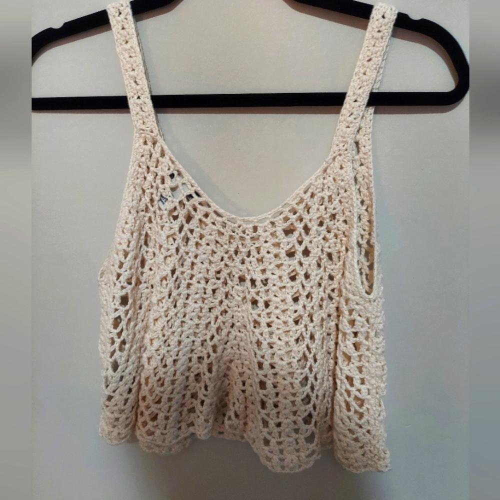 Forever 21 Cream Knit Crop Tank Size Medium